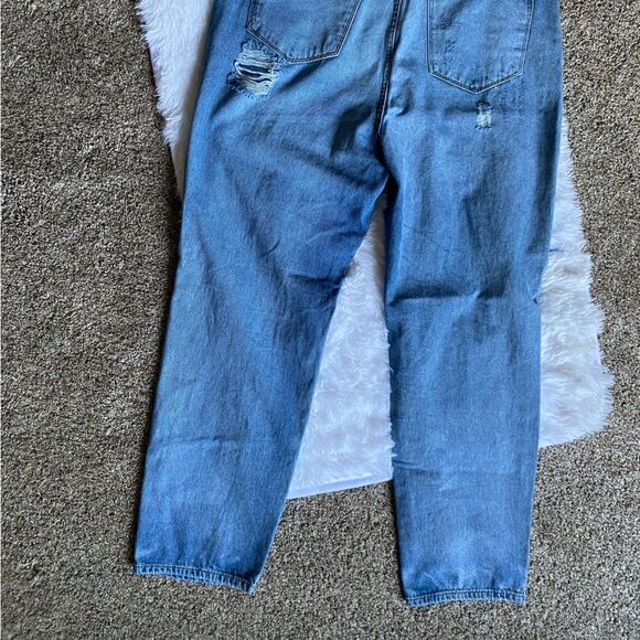 BDG Urban Outfitters Mom High Rise Distressed Jeans Size 34 - Picture 3 of 10